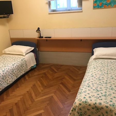 Anthea Rooms Split Exterior photo