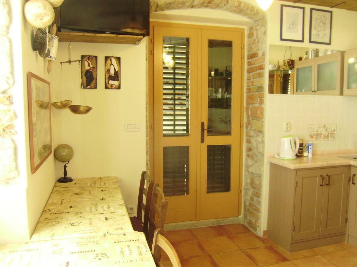 Anthea Rooms Split Exterior photo