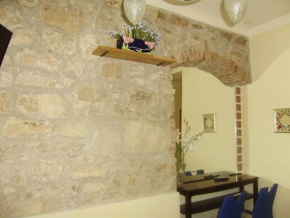 Anthea Rooms Split Exterior photo