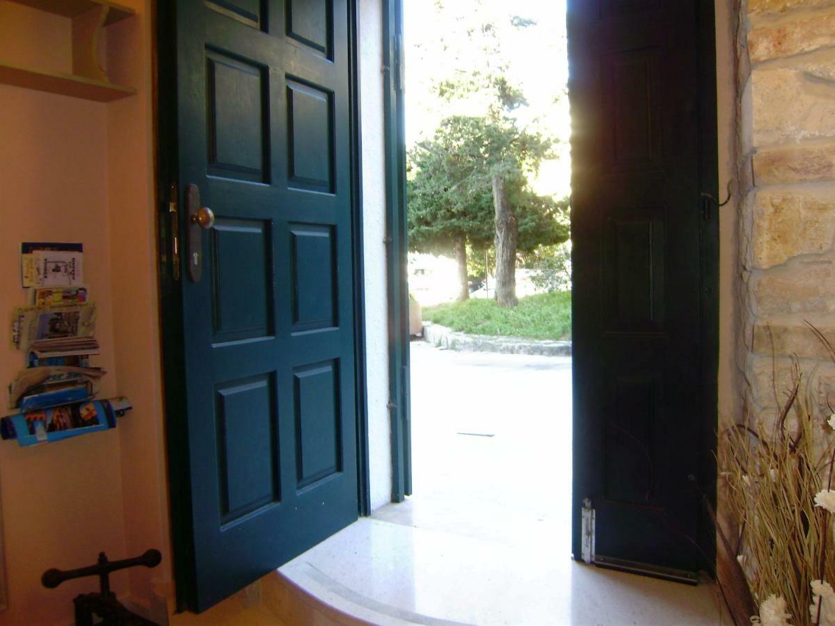 Anthea Rooms Split Exterior photo