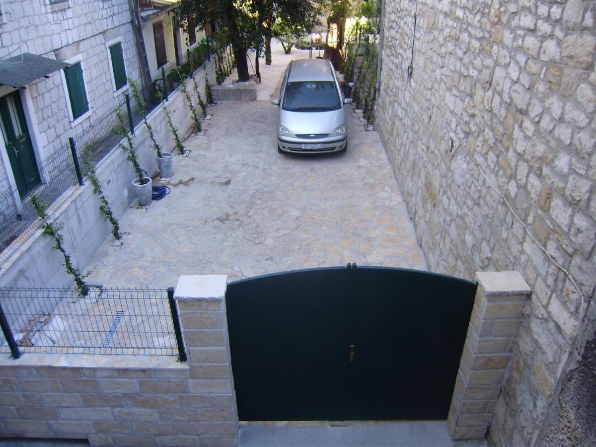 Anthea Rooms Split Exterior photo